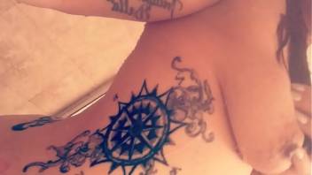 Alexa Davonn tattooed body in shower